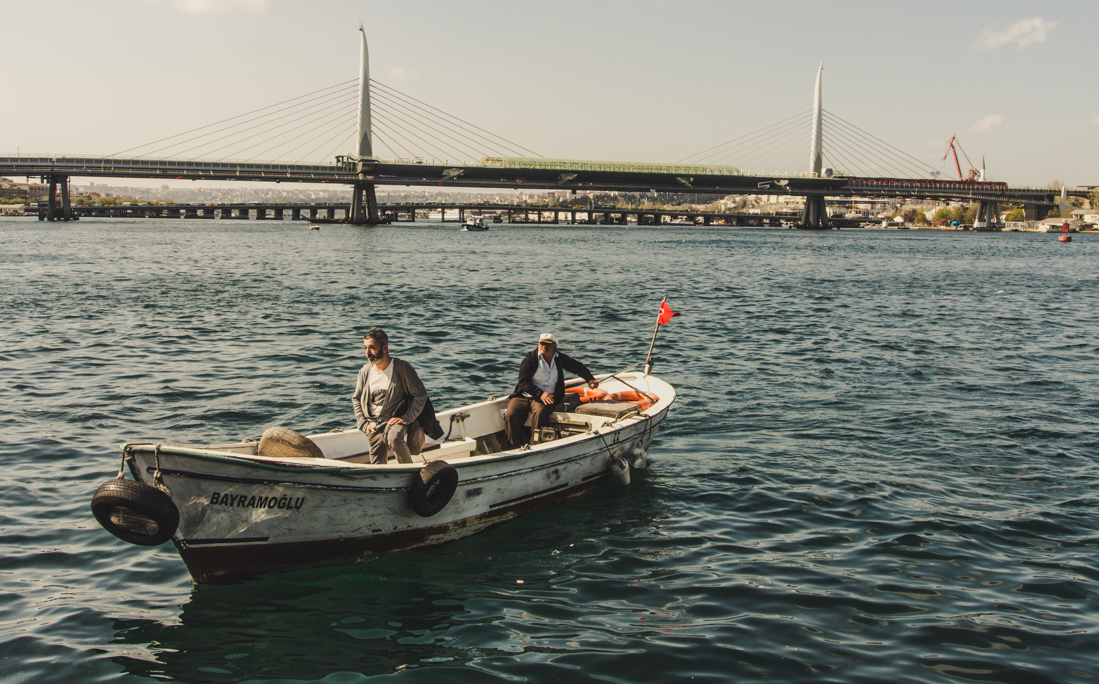 Stressfrei durch Istanbul kommen: Kleines Privatboot am Goldenen Horn.